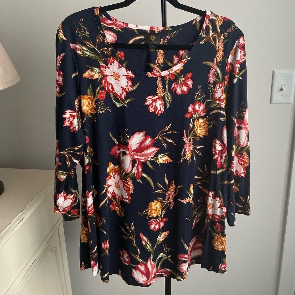 JM Collection Women 2X Navy with Copper FlowerGraphic Stretch Top  New with Tags